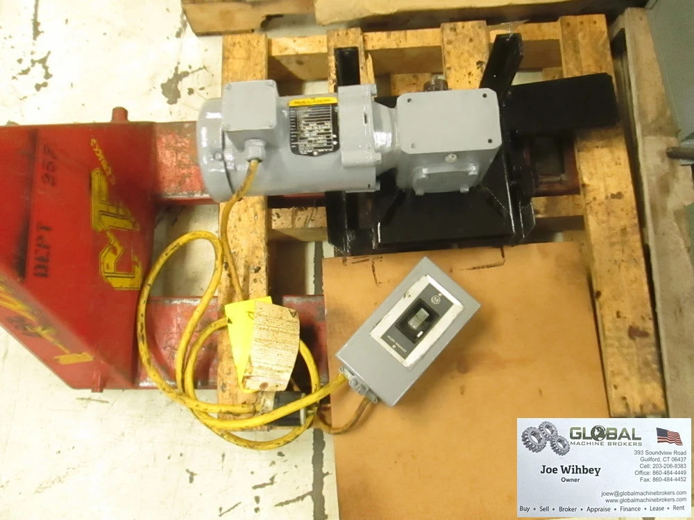 Baldor Industrial Gear Motor, VM3538, 1/2Hp Chain Drive With Mounting Bracket