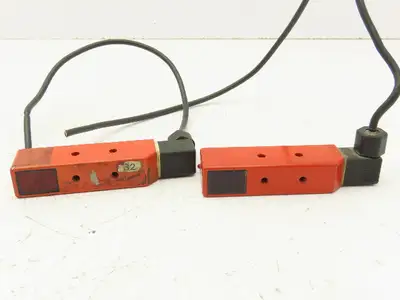 Leuze PRK 97/4 D S.1 Photoelectric Sensor 10-30VDC  Lot of 2