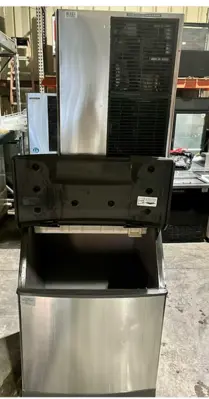 105-0066 Hoshizaki Crescent Ice Cuber Icemaker-520 lb.