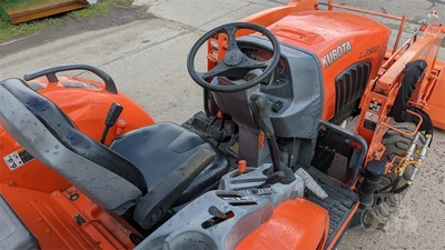 USED 2013 KUBOTA L3560