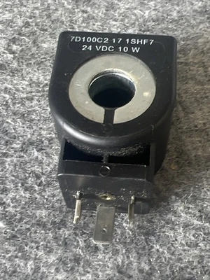 Used Parker 7D100C2-17 Misc Electrical & Power Parts California US | Davliegogo LLC #1718839
