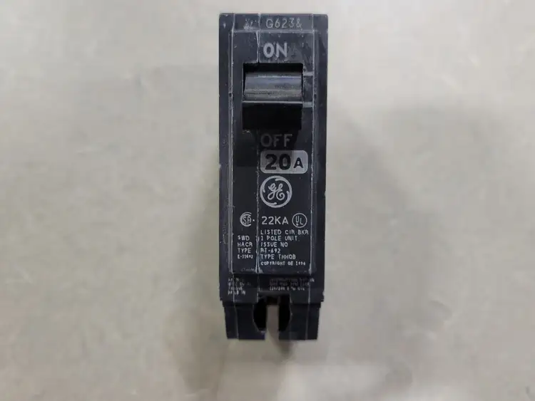 Used GENERAL ELECTRIC THHQB120 Switchgears British Columbia CA | Lenmark #242364