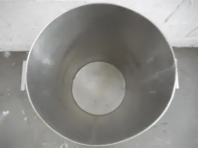Stainles steel 24 gallon tank.