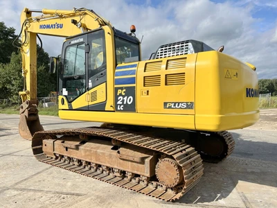 USED 2014 Komatsu PC210LC-10