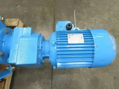 Motovario Mixing Hopper 5-1/2Hp Motor 460V 10" Auger 97 RPM