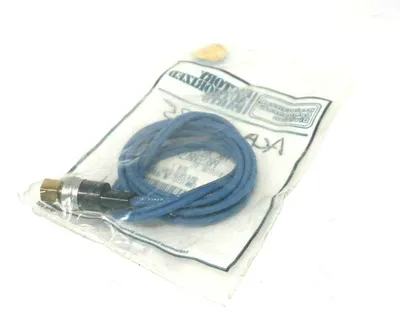 NEW UNITED TECHNOLOGIES CARRIER HK-02ZB-038 PRESSURE SWITCH HK02ZB038