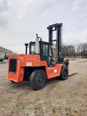 USED EAVES E225 – 22500 LB. FORKLIFT