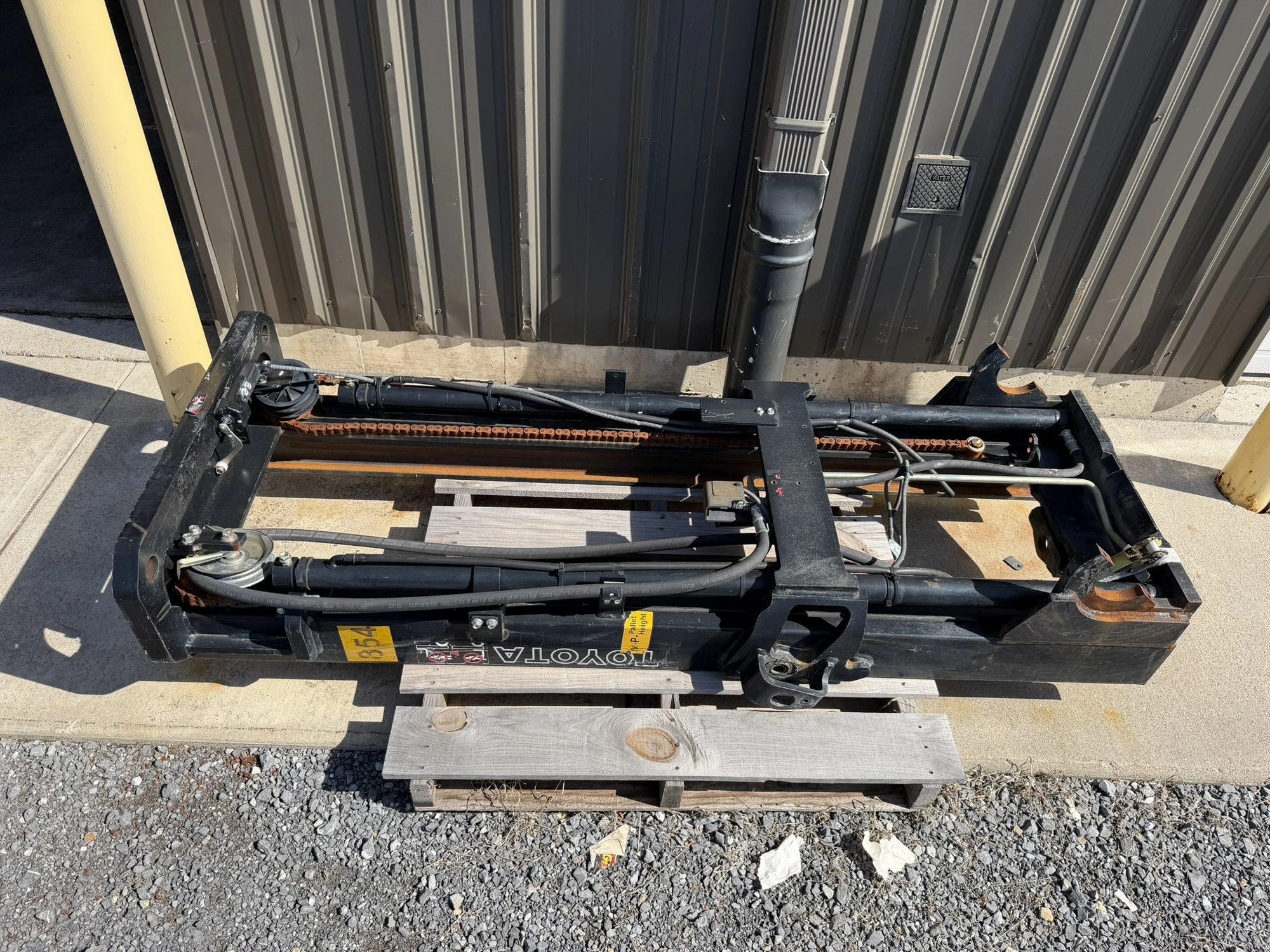 Used TOYOTA MAST ASSEMBLY Parts & Accessories (Material Handling) West Virginia US | Miedema Asset Management Group #1423334