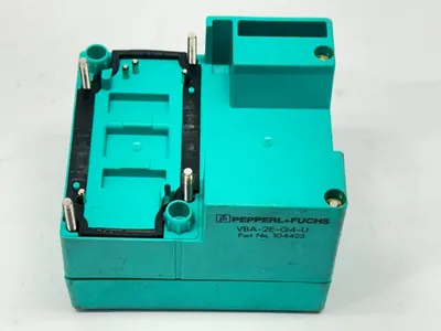 VBA-2E-G4-U, 104423 | Pepperl+Fuchs VBA-2E-G4-U AS-Interface Analog Module 104423 - For parts or not working