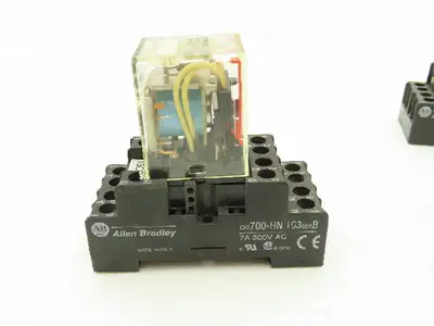 Omron MY4 21Y2Y1 Relay 24VDC Coil 250VAC/30VDC 5A | A-B 700-HN Base | Lot of 7