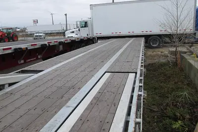 Used 2017 LODE KING 53 FT STEP DECK RECOVERY TRAILER TRIDEM Flatbed Trailers Manitoba CA | Conquest Truck & Auto Sales #1421366