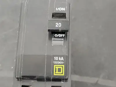 USED SQUARE D QO220