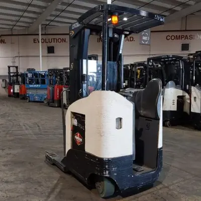 USED 2016 CROWN RR5725-45
