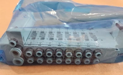 NEW SMC VV5QZ21-08C6SR1-XA