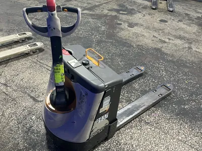 Used CROWN WP303545 Pallet Jacks Ohio US | HGR 24 #1285680