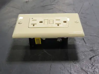 NEW LEVITON 7899-I