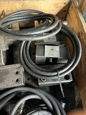 USED ZM PNEUMATIC VICES