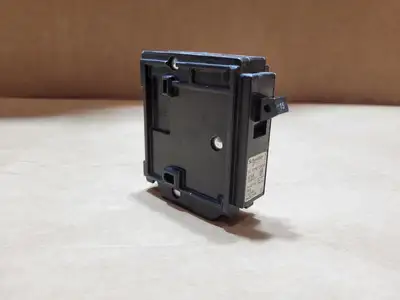 USED SCHNEIDER ELECTRIC CHOM115