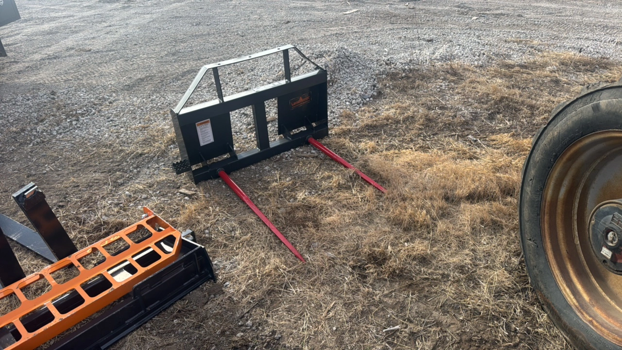 Skid Steer Bale Spear	Landhonor	2025	Unused	BS-12-2500G
