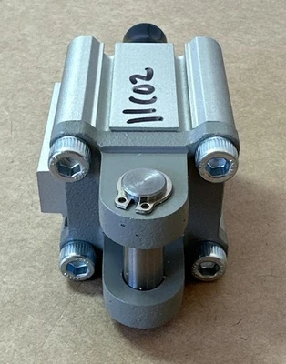 NEW SMC CDQ2D32-10DCMZ