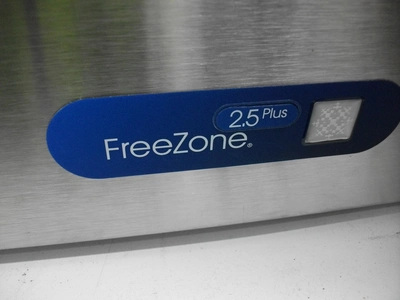 Used LABCONCO FREEZONE 2.5 PLUS 767002.1 Freeze Dryers / Lyophilizers California US | Biotech Equipment Sales #1464407