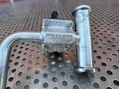 USED ITT PURE FLO 3- WAY 316L DIAPHRAGM VALVE W/ 3/4"SANITARY TO ELBOW FITTING