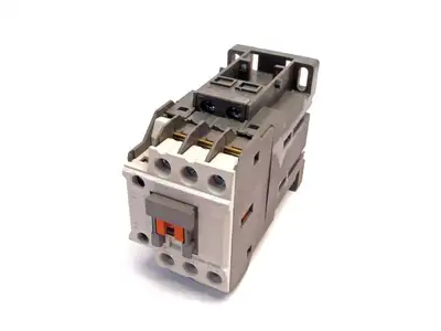 Used CARLO GAVAZZI 9A AMP CONTACTOR 24VDC NEMA 00 1PH, 3PH AUX A600 PLC Contactors | Maverick Industrial Sales #1118586