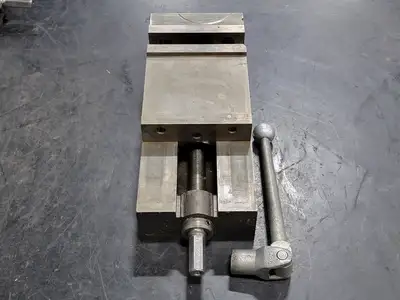 Precision Machine Vise w/ Jaws and Handle