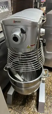 USED OMCAN 30 QUART