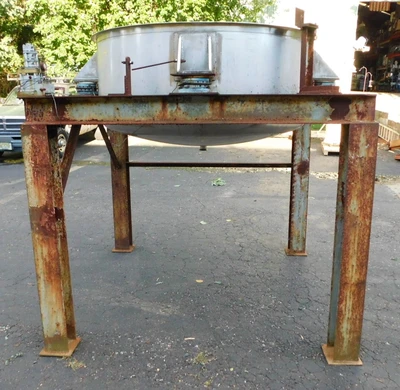 USED 300 GALLON MIXING TANK 300 GALLON TANK