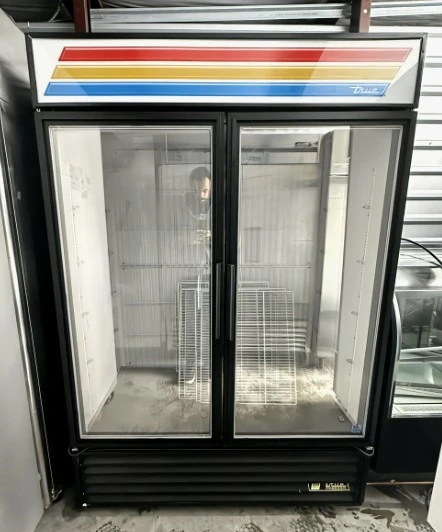 174-0015 True GDM-49F Glass 2 Door Self Contained Freezer