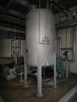664 Gallon 304 Stainless Verticial Tanks