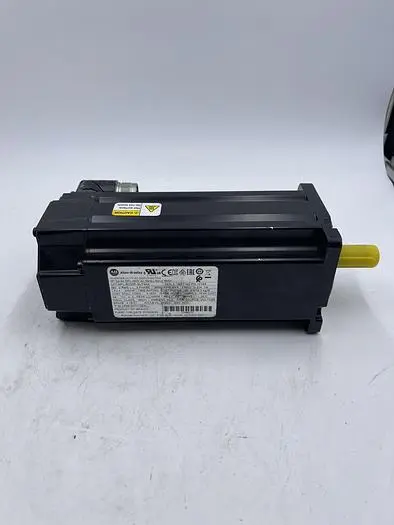 New | in-Stock ALLEN-BRADLEY ALLEN-BRADLEY MPL-B330P-MJ74AA SER A Servo Motors | ND Industrial Surplus #1216065