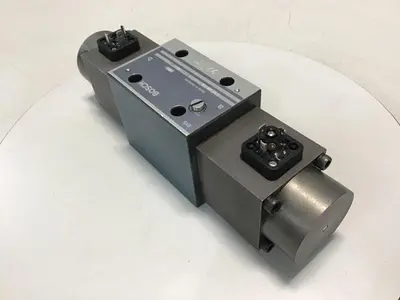 USED BOSCH 0 811 404 832