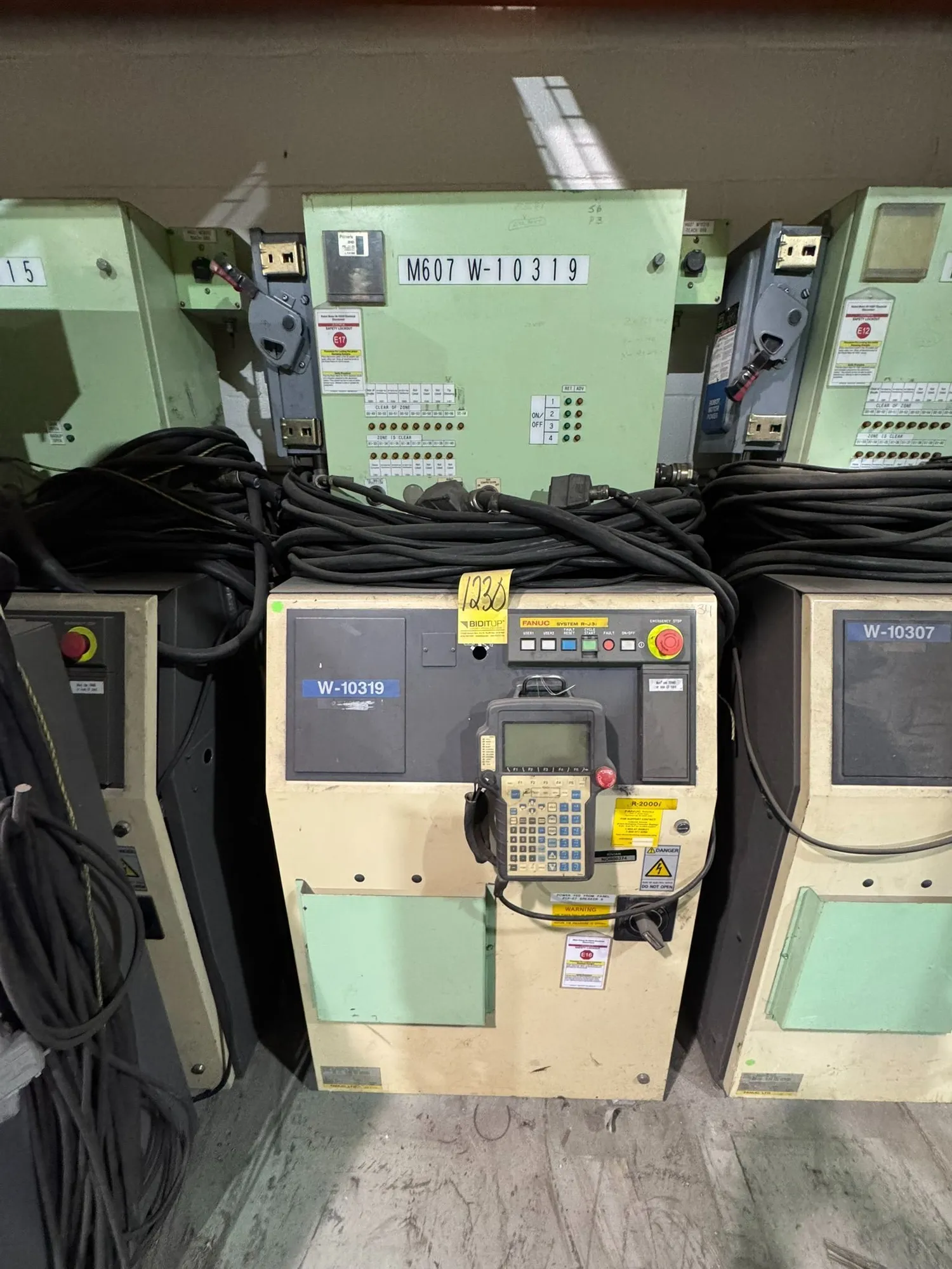 USED FANUC RJ3i Controller
