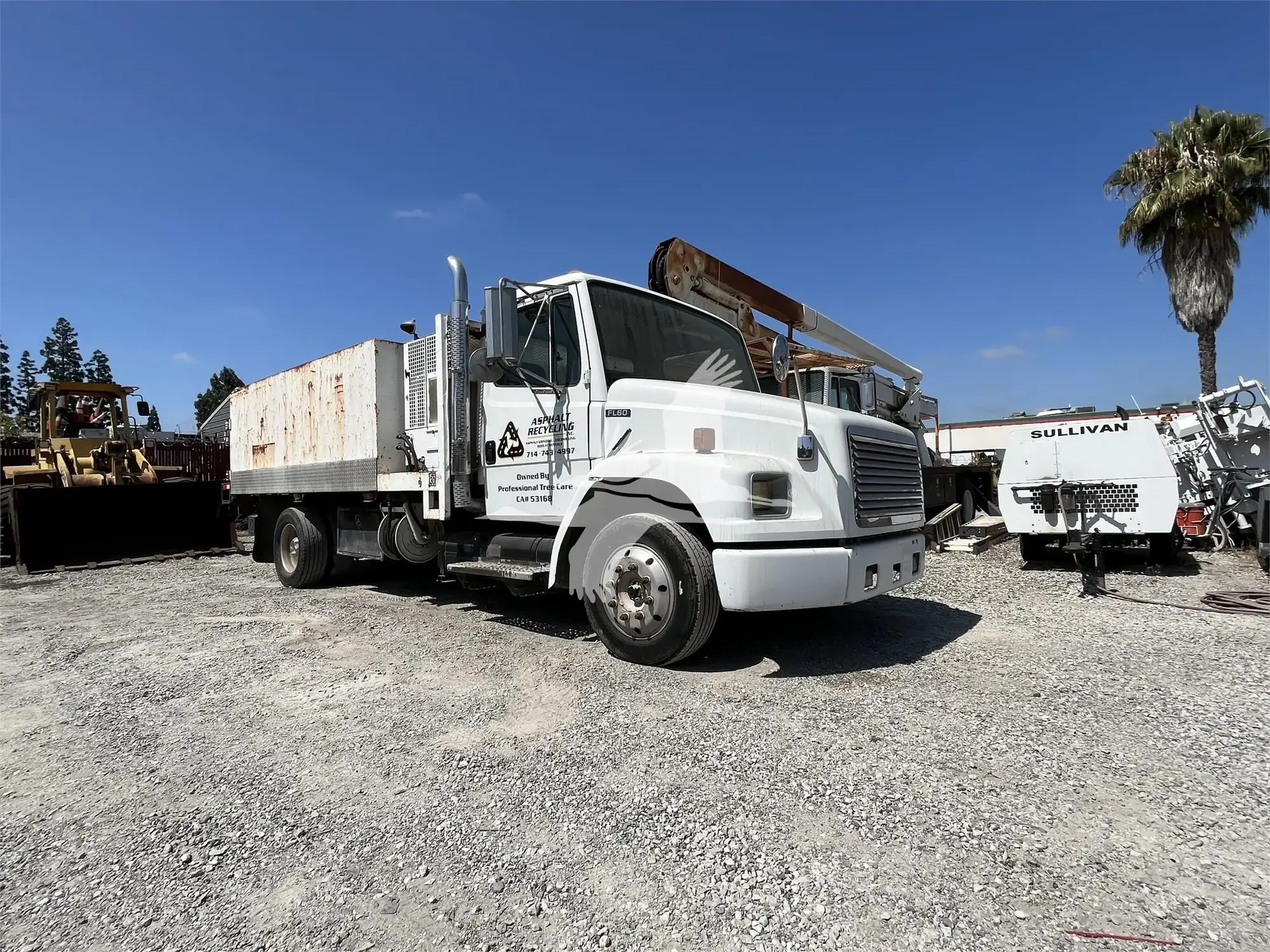 Used 2000 FREIGHTLINER FL60 Tractors & Trailers California US | Lillo Machinery #1388213