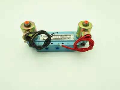Honeywell Skinner S3RRGAL2 Solenoid Valve 5-Way 3 Pos 120V 150 PSI 1/4" NPT