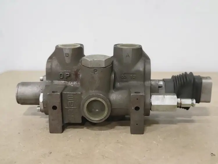 Used SALAMI _UNKNOWN_ Parts (Hydraulics and Pneumatics) British Columbia CA | Lenmark #264656