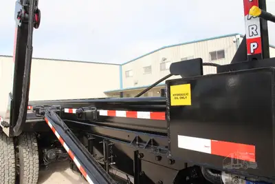 New | in-Stock 2026 MACK GRANITE 64BR Rolloff Trucks Texas US | Roll Off Truck World #1491904
