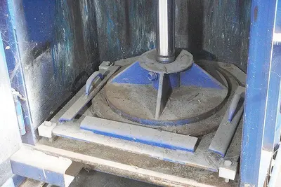 55 GALLON DRUM VESTIL HYDRAULIC CRUSHER & COMPACTOR, MODEL #WBB3147055: YOBRO #24913