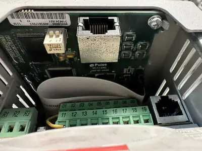 ALLEN BRADLEY 22D-D2P3N104 POWER FLEX 40P - 1HP + 22-COMM-E - EACH - (BIN-1.4.3)