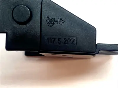 USED IGUS MOUNTING BRACKET SET