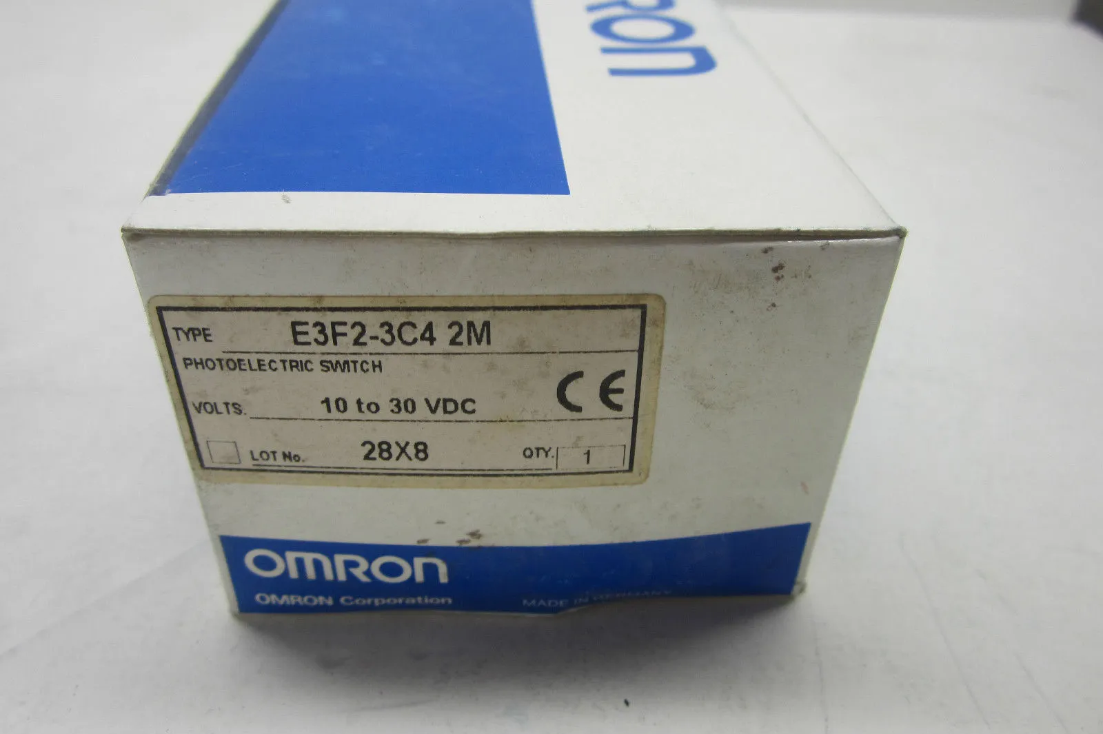 NEW OMRON E3F2-3C4 2M PHOTO SWITCH E3F23C42M