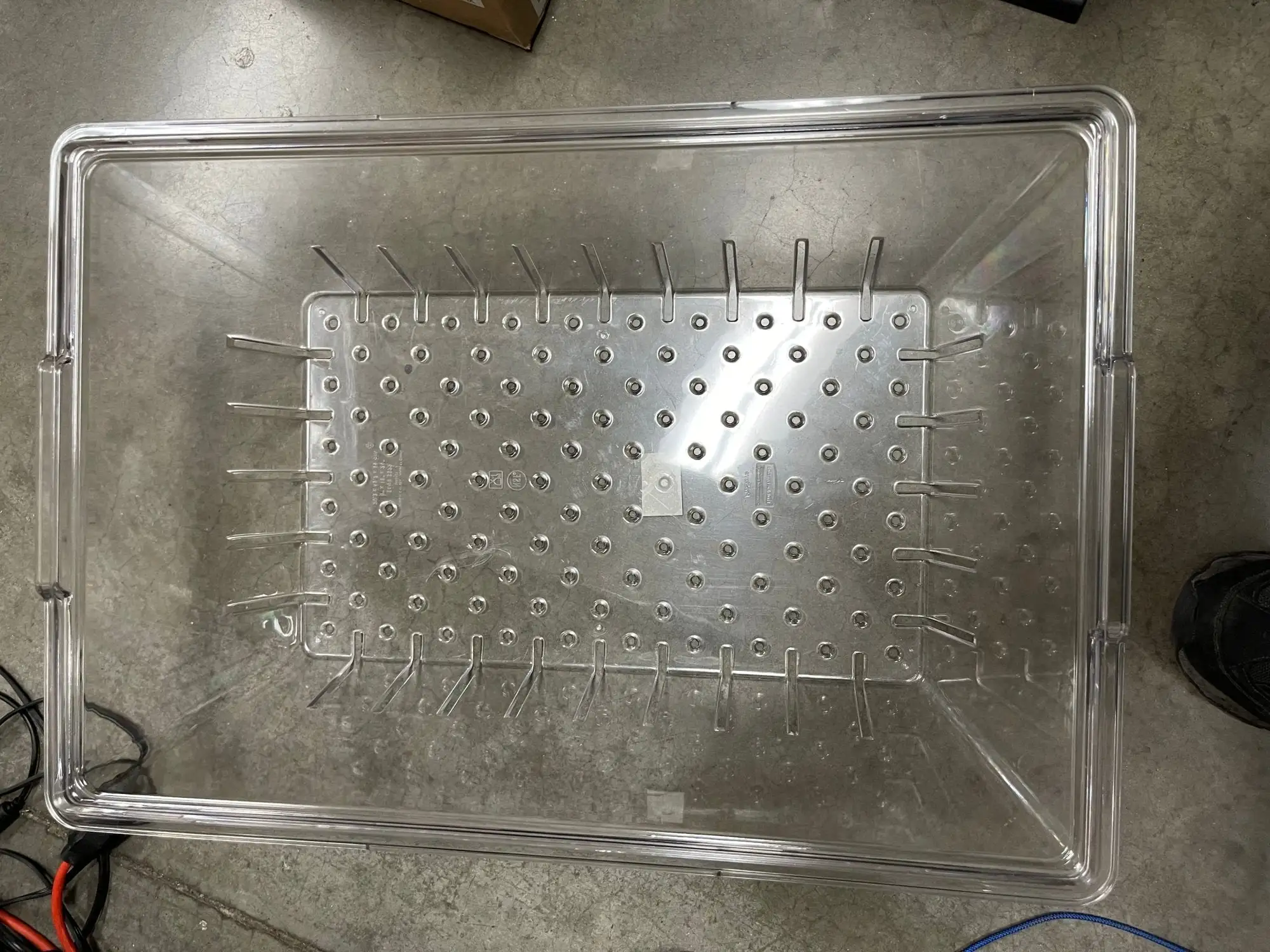 New | in-Stock Rubbermaid New Rubbermaid 3322 Colander for Food Boxes - Clear 26" x 18" x 8" Food, Restaurant, & Bakery Parts & Accessories Illinois US | Falcon Restaurant Supply #1376220