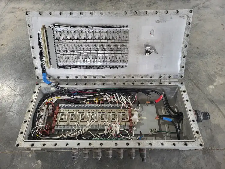Used APPLETON XPE32252B.I152 Switchgears British Columbia CA | Lenmark #913723