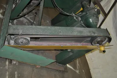 5 HP BUFFING / POLSIHING LATHE WITH IDLE PULLY STANDS