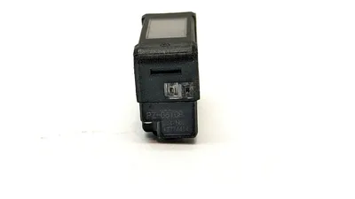 PZ-G61CP | Keyence  Square Retro-Reflective Photoelectric Sensor - Used