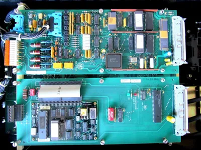 USED ALLEN BRADLEY 1395-AR-1B-A140-FE1-CF1-LD-AD-SA-DA-FMA-D2A-N1B-PB-AX DRIVE