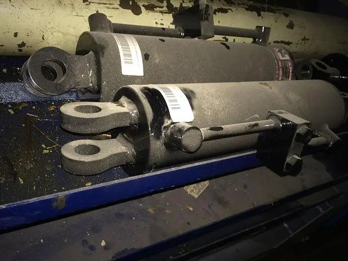 New | in-Stock AFTERMARKET 57039638-A HYDRAULIC BREAK OUT CYLINDER Hydraulic Cylinders Pennsylvania US | East West Machinery & Drilling #1416978
