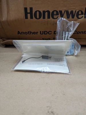 NEW HONEYWELL DC300L-0-000-10-0000-0